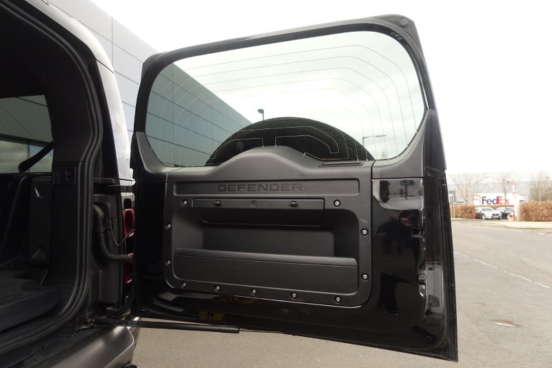 2025 (25) LAND ROVER DEFENDER 3.0 D350 X-Dynamic HSE 130 5dr Auto 5272936