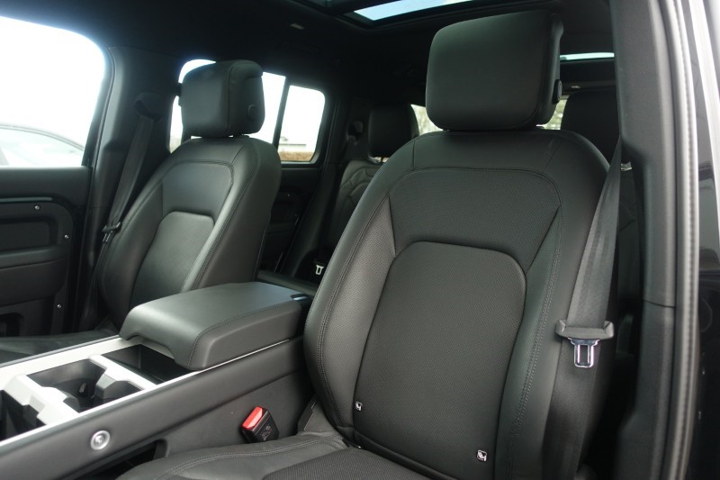 2025 (25) LAND ROVER DEFENDER 3.0 D350 X-Dynamic HSE 130 5dr Auto 5272944