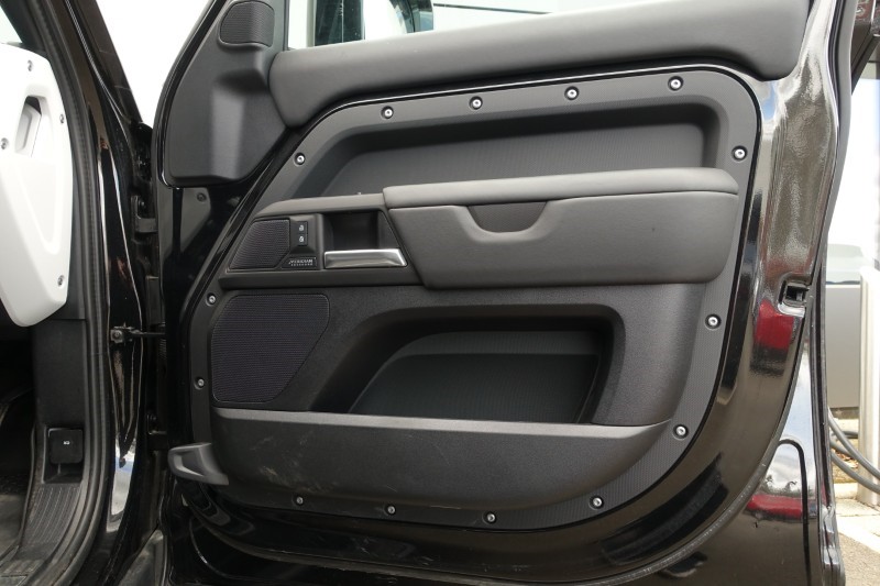 2025 (25) LAND ROVER DEFENDER 3.0 D350 X-Dynamic HSE 130 5dr Auto 5272926