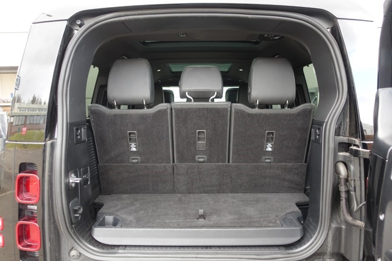 2025 (25) LAND ROVER DEFENDER 3.0 D350 X-Dynamic HSE 130 5dr Auto 5272935