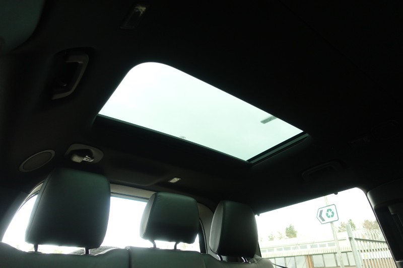 2025 (25) LAND ROVER DEFENDER 3.0 D350 X-Dynamic HSE 130 5dr Auto 5272934