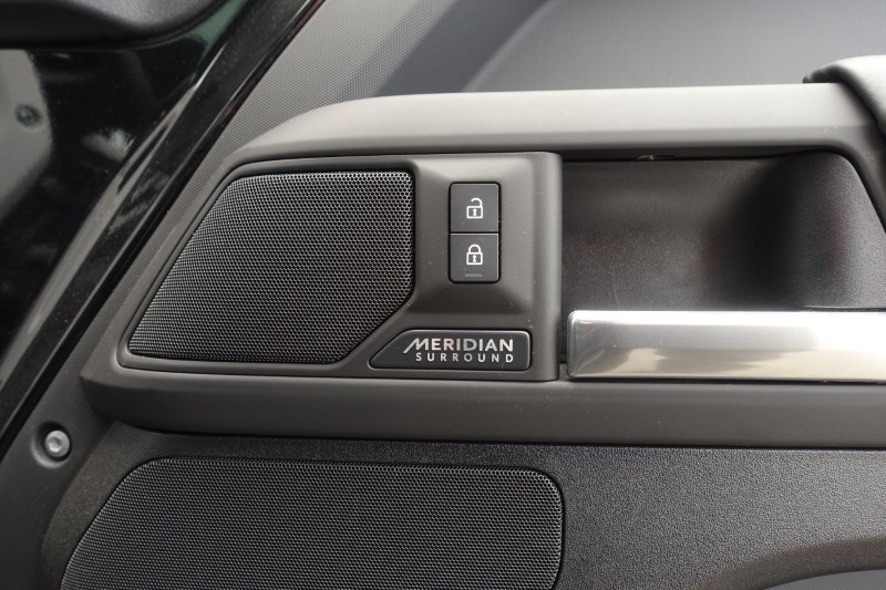 2025 (25) LAND ROVER DEFENDER 3.0 D350 X-Dynamic HSE 130 5dr Auto 5272927