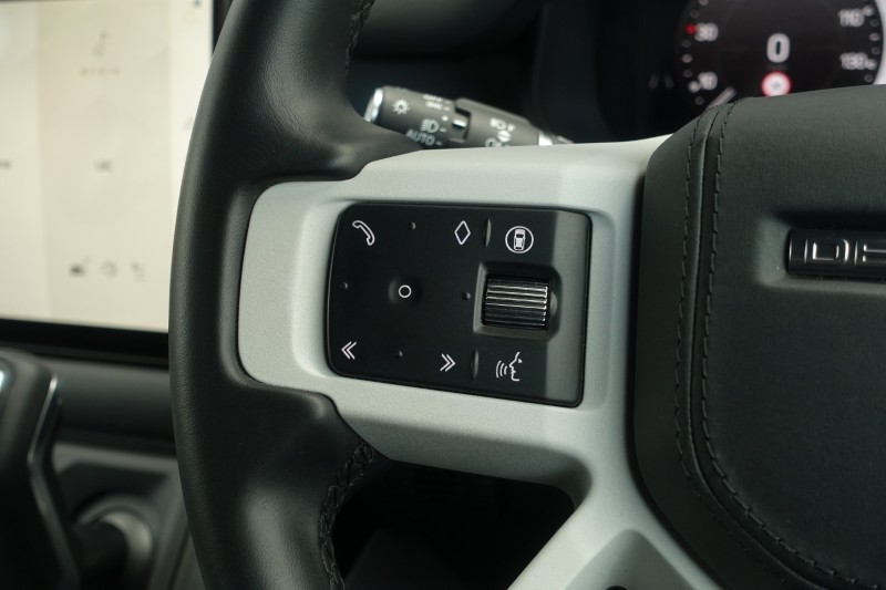 2025 (25) LAND ROVER DEFENDER 3.0 D350 X-Dynamic HSE 130 5dr Auto 5272912