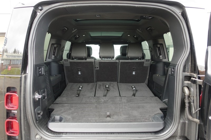 2025 (25) LAND ROVER DEFENDER 3.0 D350 X-Dynamic HSE 130 5dr Auto 5272883