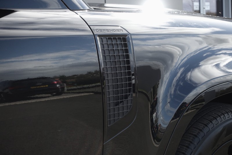 2025 (25) LAND ROVER DEFENDER 3.0 D350 X-Dynamic HSE 130 5dr Auto 5272893