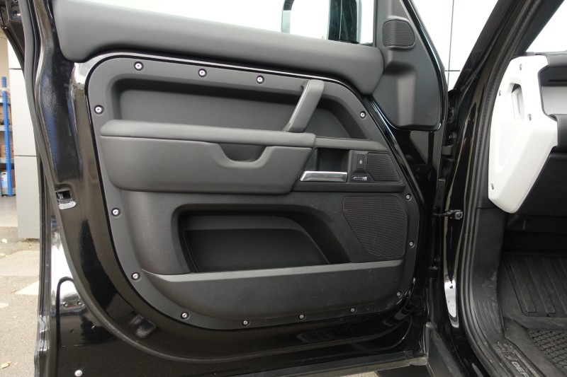 2025 (25) LAND ROVER DEFENDER 3.0 D350 X-Dynamic HSE 130 5dr Auto 5272940