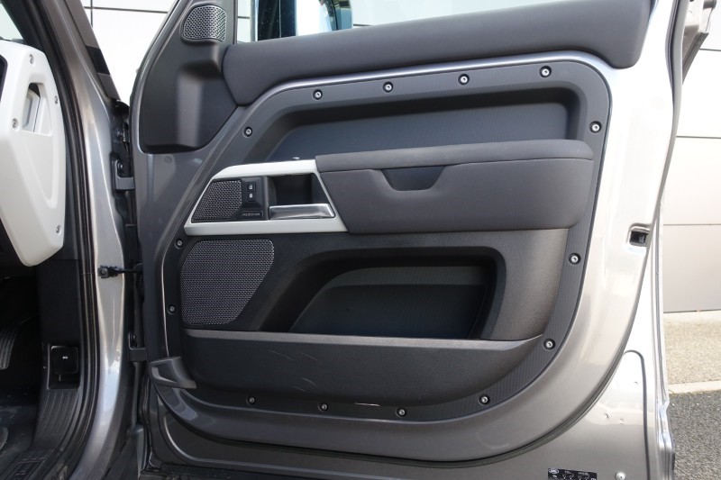 2022 (22) LAND ROVER DEFENDER 3.0 D250 SE 110 5dr Auto 5284182