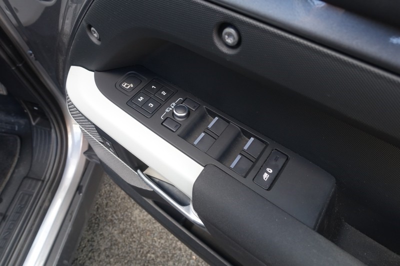 2022 (22) LAND ROVER DEFENDER 3.0 D250 SE 110 5dr Auto 5284184