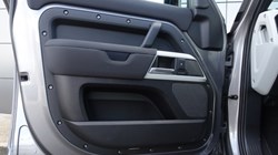 2022 (22) LAND ROVER DEFENDER 3.0 D250 SE 110 5dr Auto 5284192