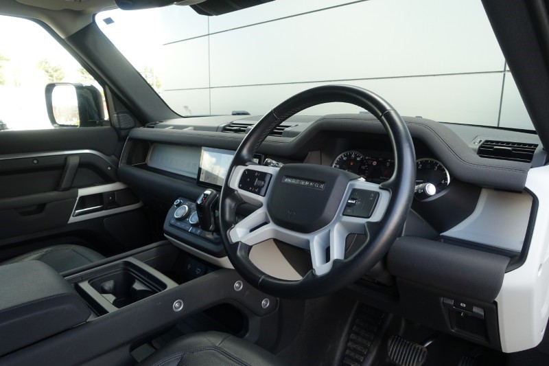 2022 (22) LAND ROVER DEFENDER 3.0 D250 SE 110 5dr Auto 5284179