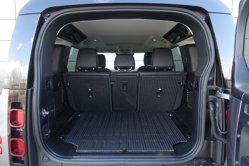 2022 (22) LAND ROVER DEFENDER 3.0 D250 SE 110 5dr Auto 5284142