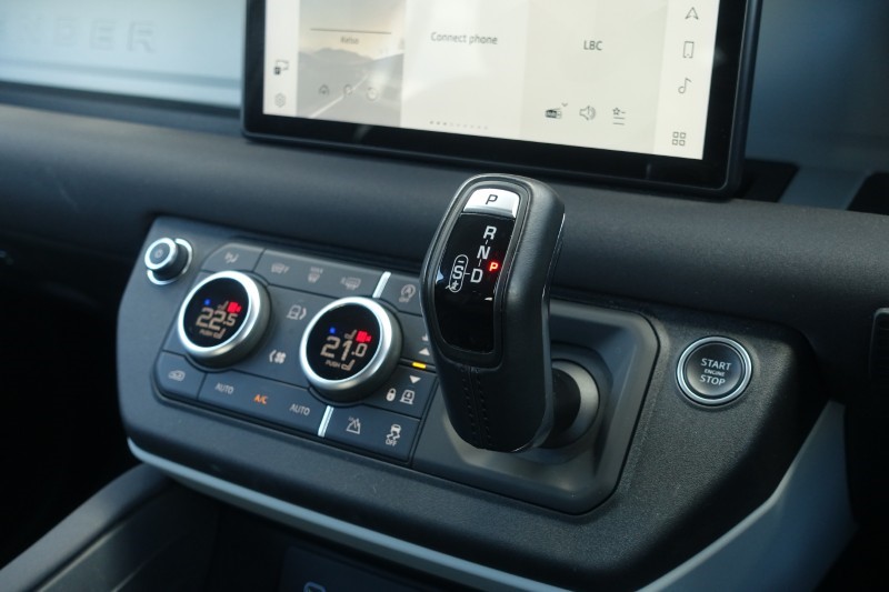 2022 (22) LAND ROVER DEFENDER 3.0 D250 SE 110 5dr Auto 5284145