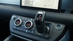 2022 (22) LAND ROVER DEFENDER 3.0 D250 SE 110 5dr Auto 5284145