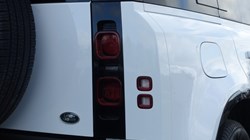 2022 (72) LAND ROVER DEFENDER 3.0 D300 X-Dynamic HSE 110 5dr Auto 5248965