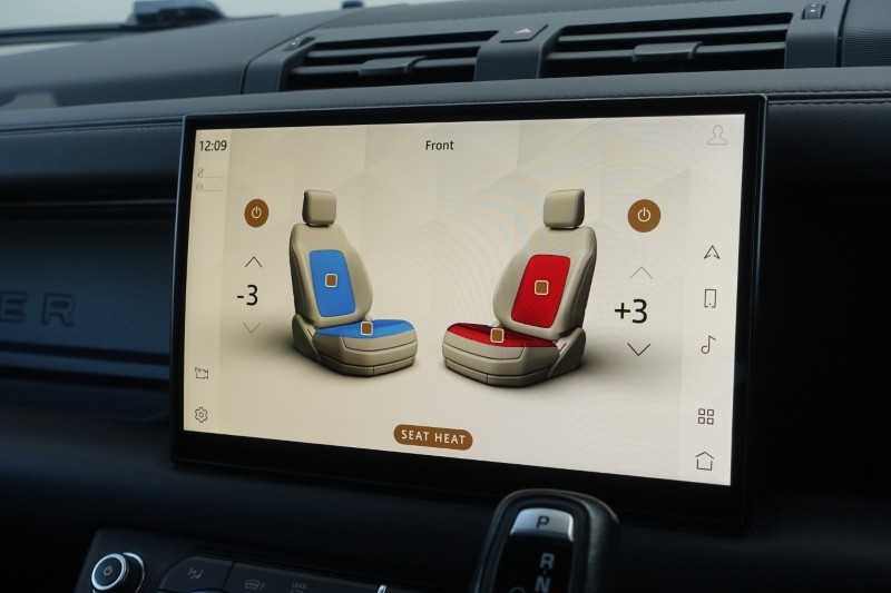 2022 (72) LAND ROVER DEFENDER 3.0 D300 X-Dynamic HSE 110 5dr Auto 5248978