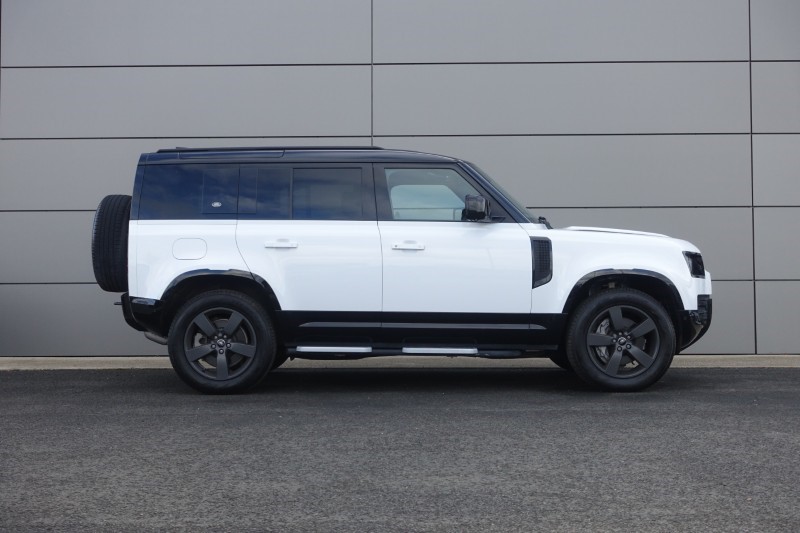 2022 (72) LAND ROVER DEFENDER 3.0 D300 X-Dynamic HSE 110 5dr Auto 5248943