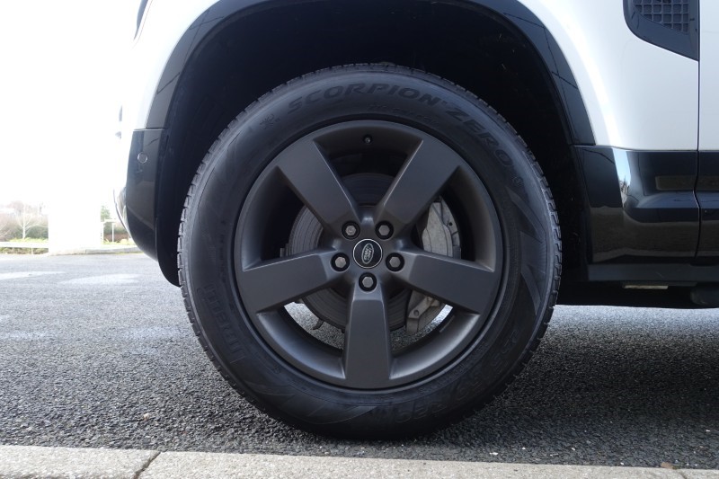 2022 (72) LAND ROVER DEFENDER 3.0 D300 X-Dynamic HSE 110 5dr Auto 5248968