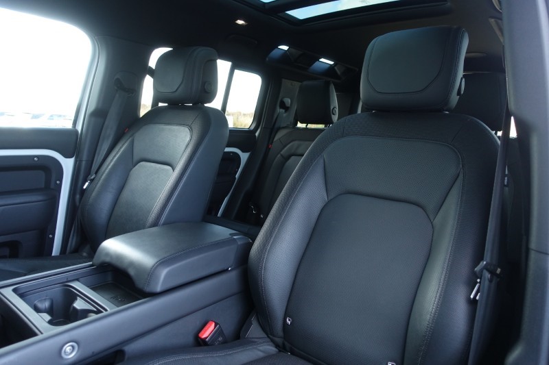 2022 (72) LAND ROVER DEFENDER 3.0 D300 X-Dynamic HSE 110 5dr Auto 5249000