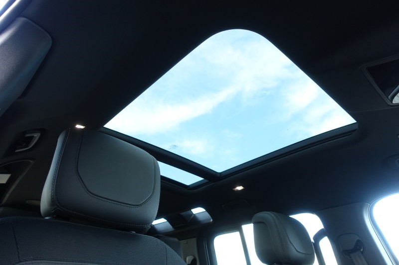 2022 (72) LAND ROVER DEFENDER 3.0 D300 X-Dynamic HSE 110 5dr Auto 5248984