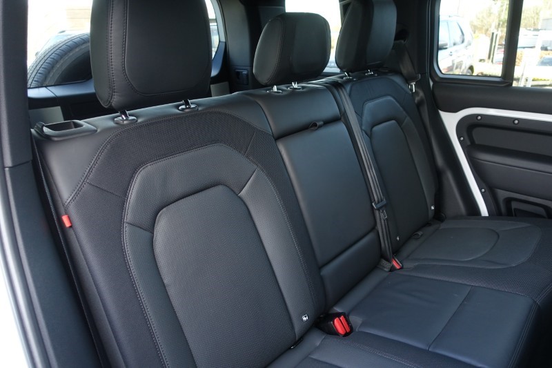 2022 (72) LAND ROVER DEFENDER 3.0 D300 X-Dynamic HSE 110 5dr Auto 5248992