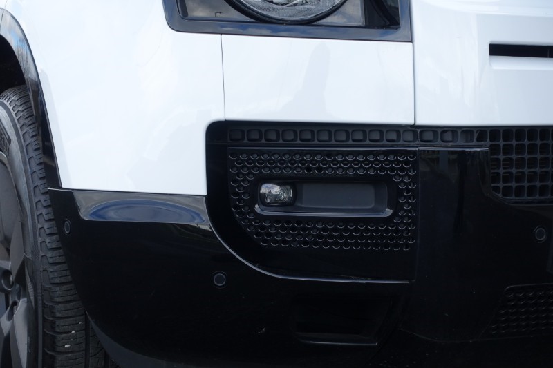 2022 (72) LAND ROVER DEFENDER 3.0 D300 X-Dynamic HSE 110 5dr Auto 5248960