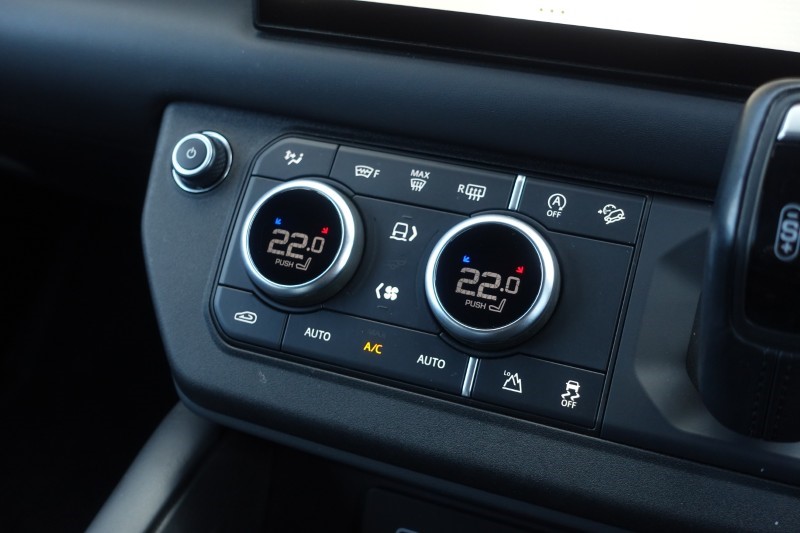 2022 (72) LAND ROVER DEFENDER 3.0 D300 X-Dynamic HSE 110 5dr Auto 5248980