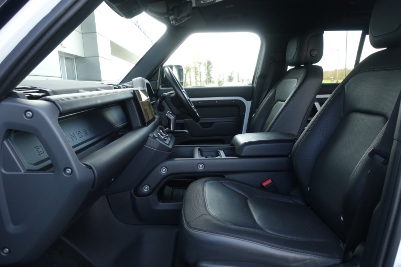 2022 (72) LAND ROVER DEFENDER 3.0 D300 X-Dynamic HSE 110 5dr Auto 5248941