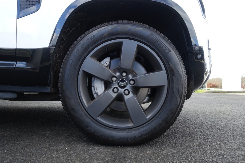 2022 (72) LAND ROVER DEFENDER 3.0 D300 X-Dynamic HSE 110 5dr Auto 5248946