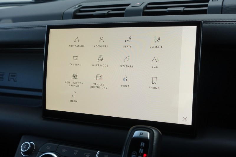 2022 (72) LAND ROVER DEFENDER 3.0 D300 X-Dynamic HSE 110 5dr Auto 5248977