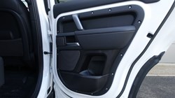 2022 (72) LAND ROVER DEFENDER 3.0 D300 X-Dynamic HSE 110 5dr Auto 5248990