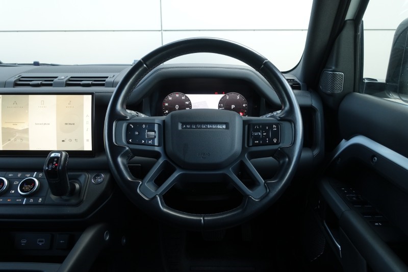 2022 (72) LAND ROVER DEFENDER 3.0 D300 X-Dynamic HSE 110 5dr Auto 5248953