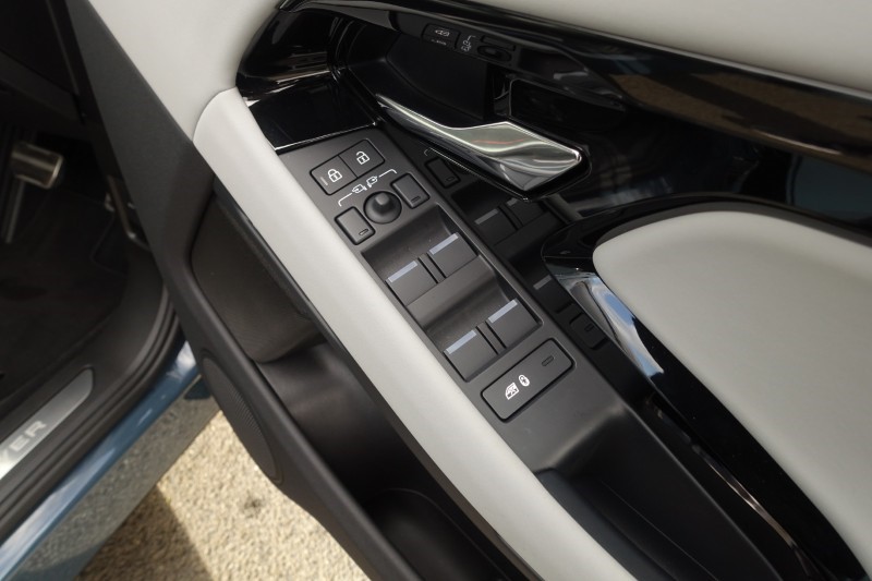 2025 (75) LAND ROVER RANGE ROVER EVOQUE 1.5 P270e Edition 5dr Auto 5285709