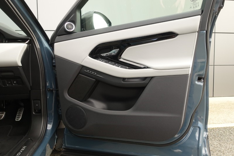 2025 (75) LAND ROVER RANGE ROVER EVOQUE 1.5 P270e Edition 5dr Auto 5285707