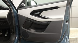 2025 (75) LAND ROVER RANGE ROVER EVOQUE 1.5 P270e Edition 5dr Auto 5285707