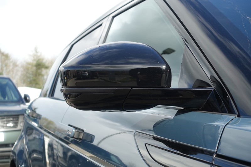 2025 (75) LAND ROVER RANGE ROVER EVOQUE 1.5 P270e Edition 5dr Auto 5285681