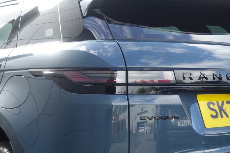2025 (75) LAND ROVER RANGE ROVER EVOQUE 1.5 P270e Edition 5dr Auto 5285678