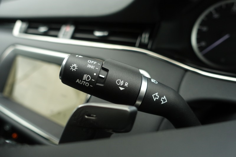 2023 (23) LAND ROVER RANGE ROVER EVOQUE 2.0 D200 R-Dynamic SE 5dr Auto 5270544