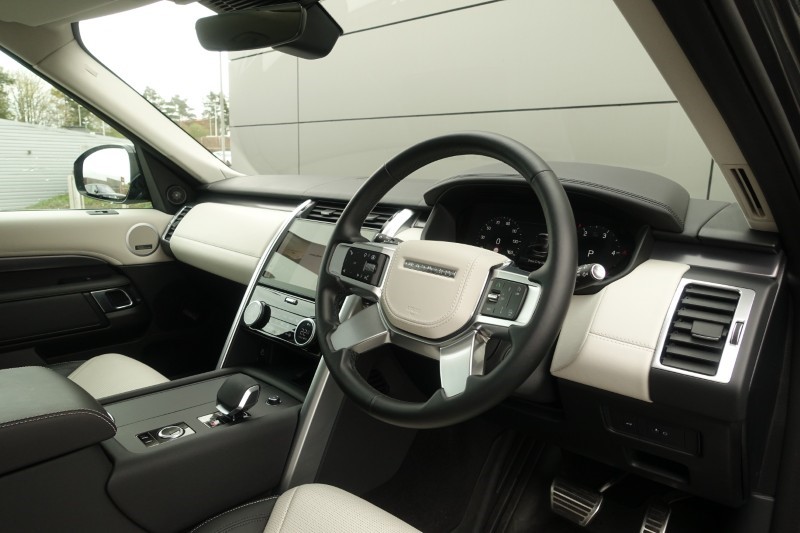 2025 (75) LAND ROVER DISCOVERY 3.0 D350 Metropolitan Edition 5dr Auto 5294831