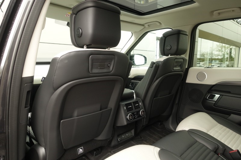 2025 (75) LAND ROVER DISCOVERY 3.0 D350 Metropolitan Edition 5dr Auto 5294845