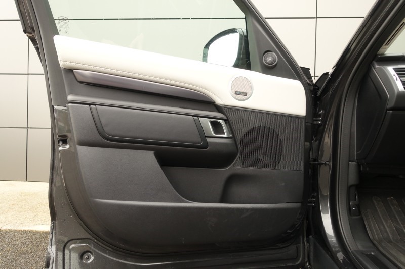 2025 (75) LAND ROVER DISCOVERY 3.0 D350 Metropolitan Edition 5dr Auto 5294847