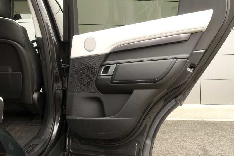 2025 (75) LAND ROVER DISCOVERY 3.0 D350 Metropolitan Edition 5dr Auto 5294839