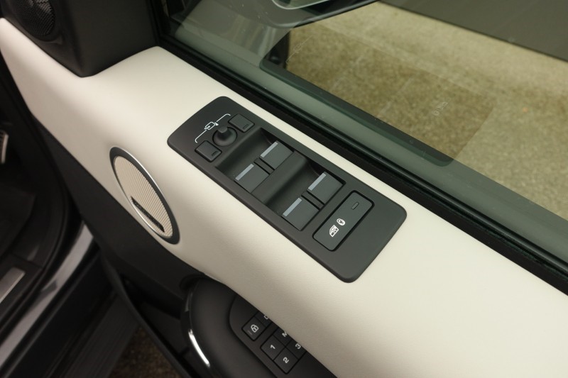 2025 (75) LAND ROVER DISCOVERY 3.0 D350 Metropolitan Edition 5dr Auto 5294838