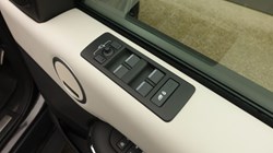 2025 (75) LAND ROVER DISCOVERY 3.0 D350 Metropolitan Edition 5dr Auto 5294838