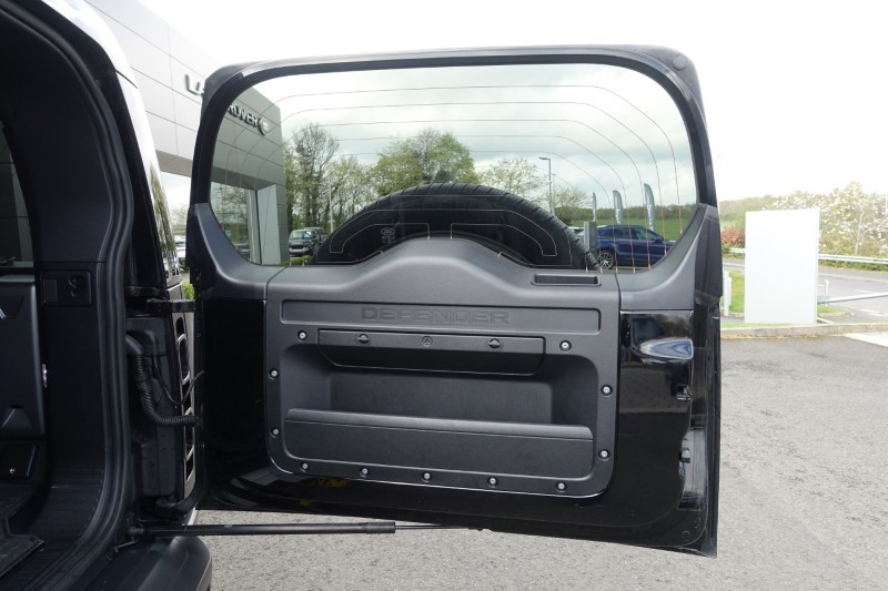 2022 (72) LAND ROVER DEFENDER 5.0 P525 V8 Carpathian Edition 110 5dr Auto 5316951