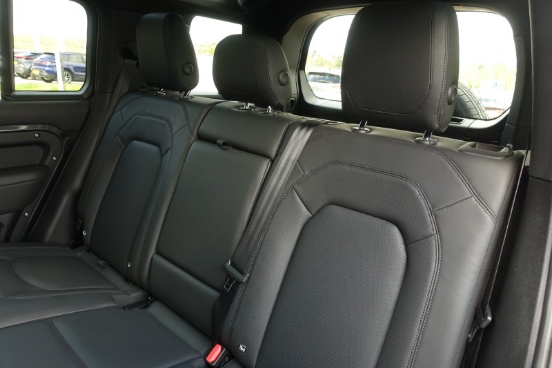 2022 (72) LAND ROVER DEFENDER 5.0 P525 V8 Carpathian Edition 110 5dr Auto 5316987