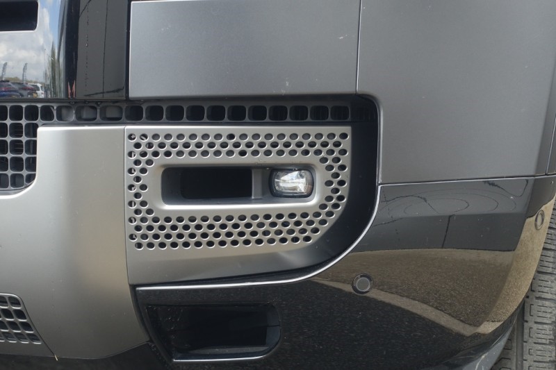 2022 (72) LAND ROVER DEFENDER 5.0 P525 V8 Carpathian Edition 110 5dr Auto 5316950