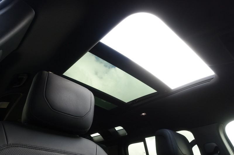 2022 (72) LAND ROVER DEFENDER 5.0 P525 V8 Carpathian Edition 110 5dr Auto 5316976