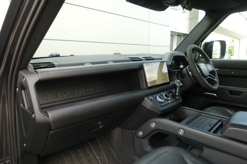 2022 (72) LAND ROVER DEFENDER 5.0 P525 V8 Carpathian Edition 110 5dr Auto 5316989