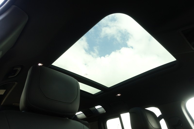 2022 (72) LAND ROVER DEFENDER 5.0 P525 V8 Carpathian Edition 110 5dr Auto 5316975