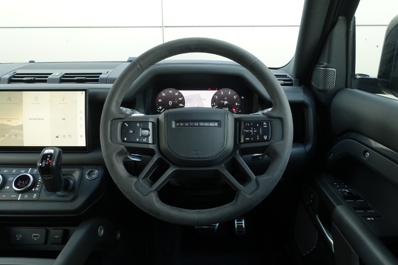 2022 (72) LAND ROVER DEFENDER 5.0 P525 V8 Carpathian Edition 110 5dr Auto 5316927